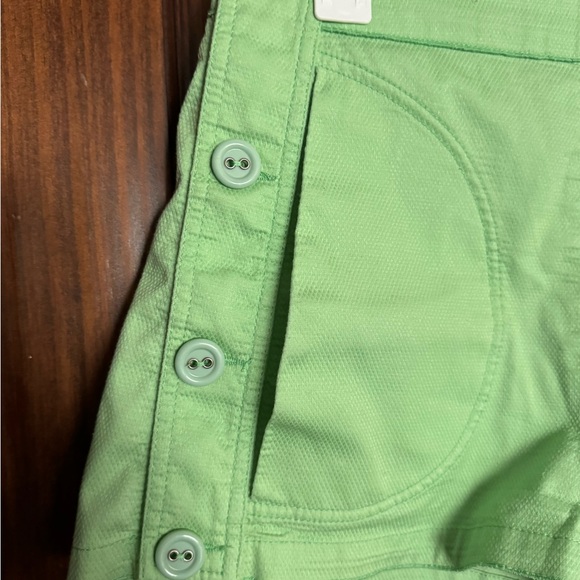 D&G women mint color shorts size IT42, very good condition. - Picture 9 of 9